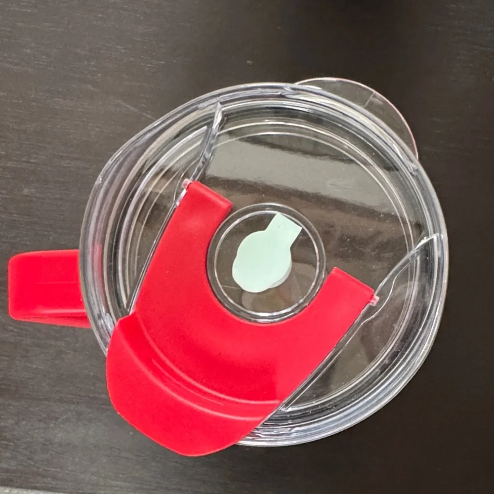 Sanrio Hello Kitty 40oz tumbler - Picture 3 of 4